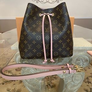 Louis Vuitton NeoNoe in Rose Poudre